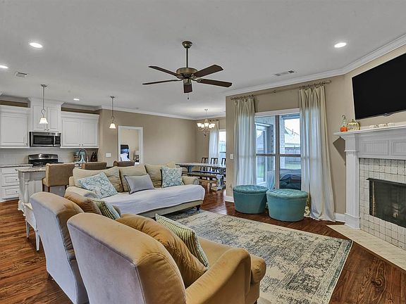 2nd image of 303 Rockbridge Dr