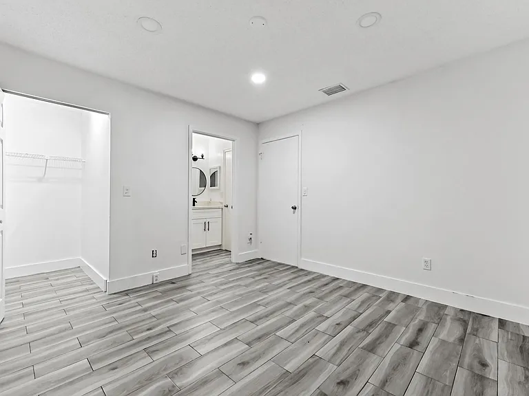 1390 Summit Run Cir — Photo 18