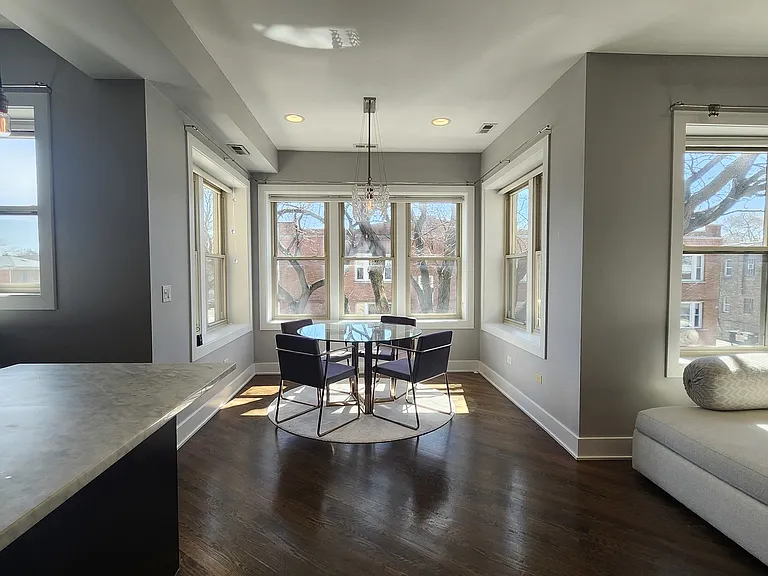 3900 W Cornelia Ave #2W — Photo 5
