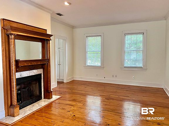 4th image of 5 Moss Oak Ct