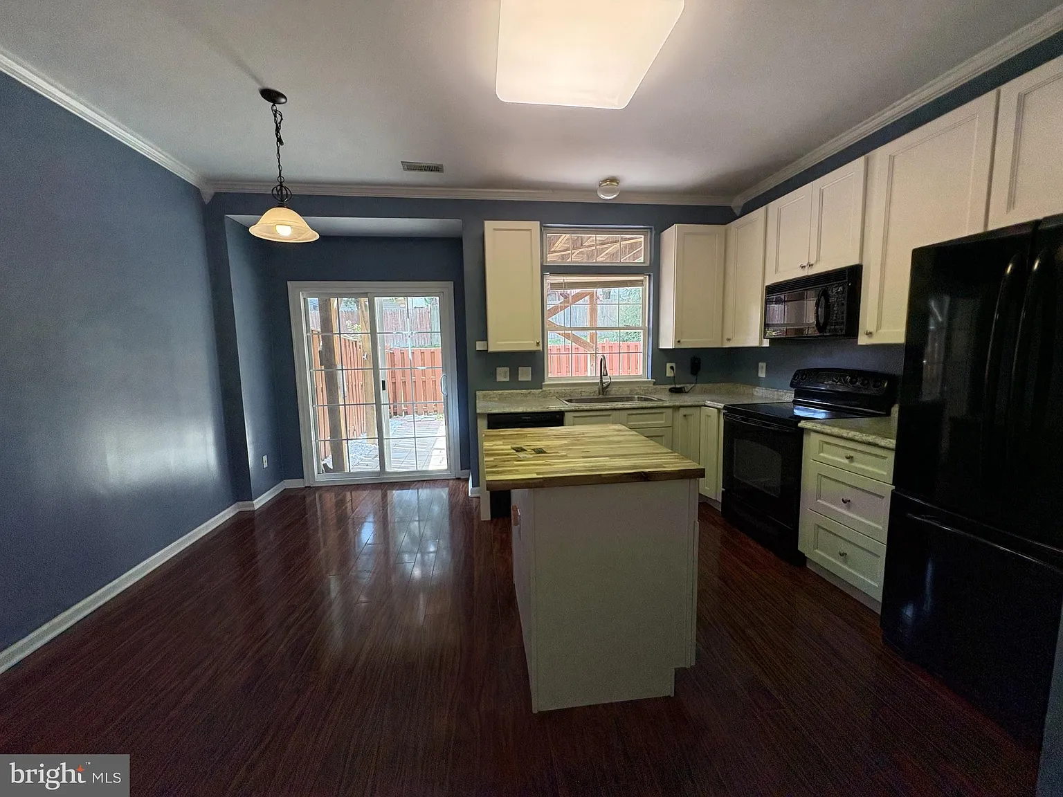 3 bed, 2.5 bath, 1680 sqft, $2,600 — Photo 4