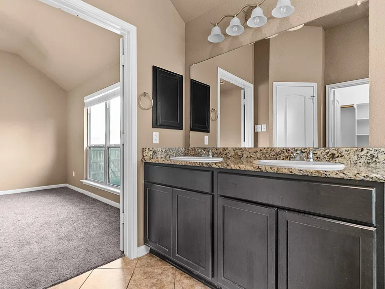 3310 Greyfriar Dr — Photo 9