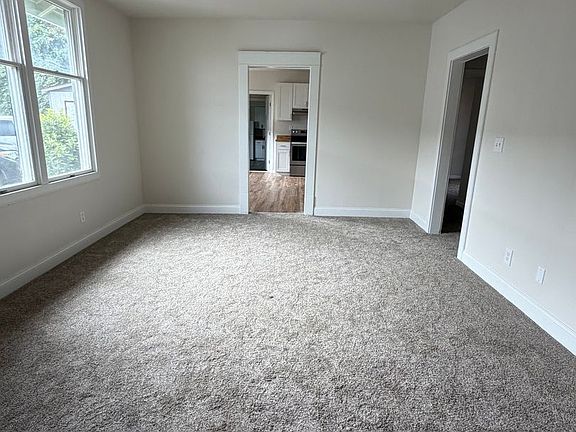 3rd image of 421 Golden Ave