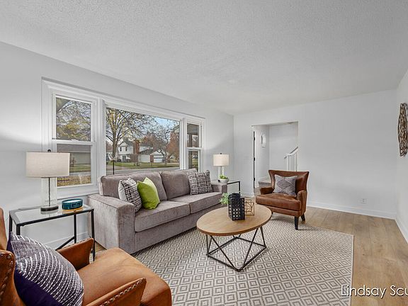 5th image of 1609 Waterbury Dr SE