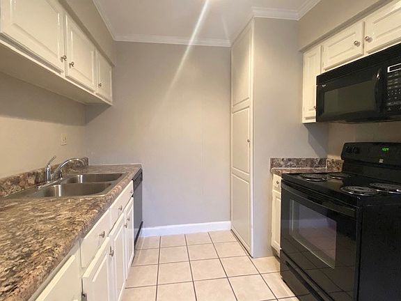 3rd image of 2216-12 Church St