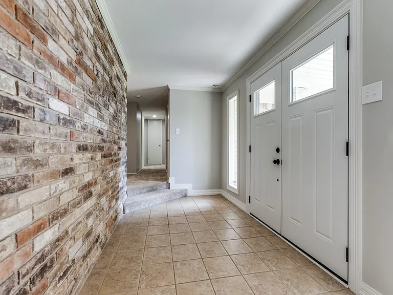 6707 Hillwood Ln — Photo 3