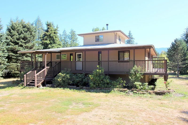 Two-Story w/daylight bsmt