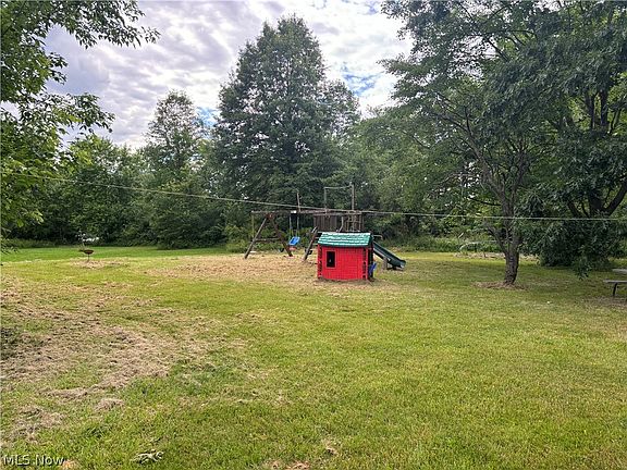 3rd image of 4224 Stark Dr