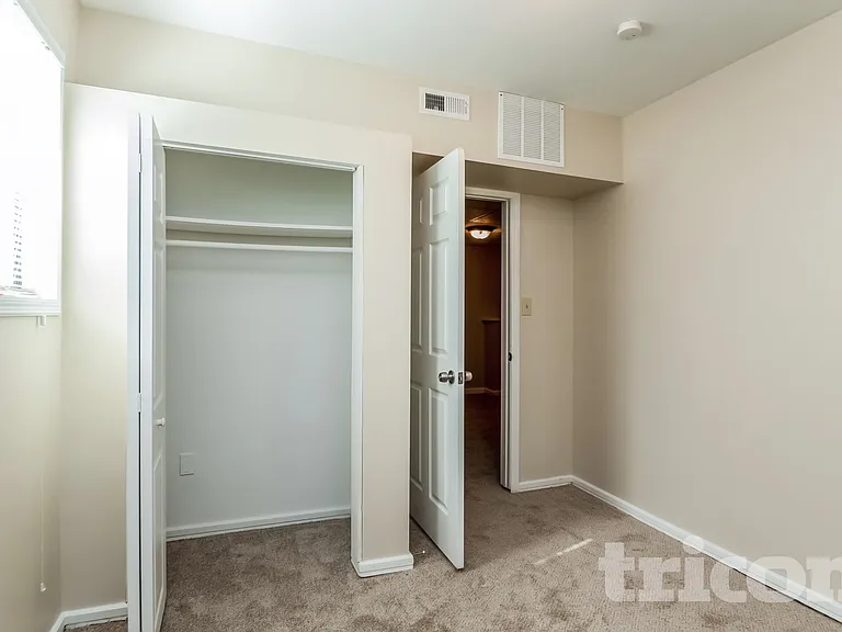 5237 Westhill Dr — Photo 8