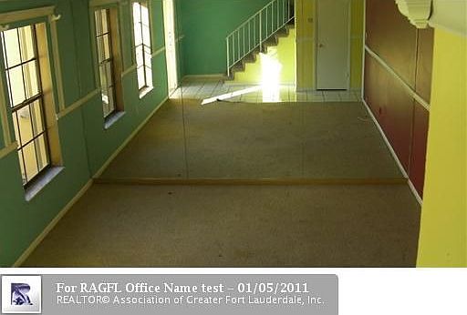 3rd image of 27 Canterbury Ln