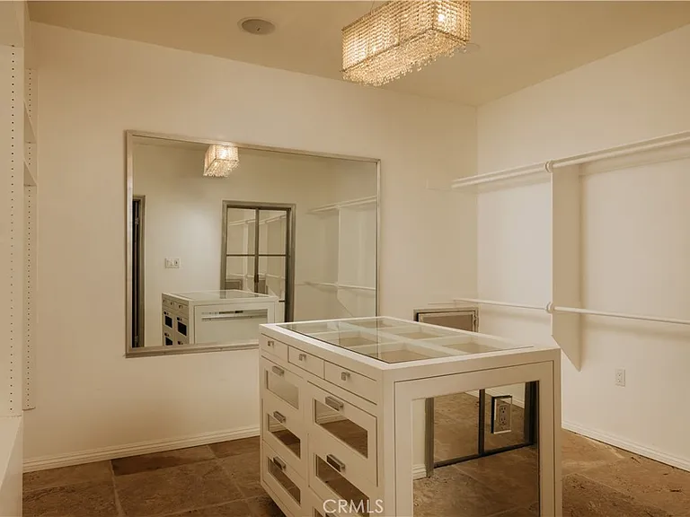 4909 Woodley Ave — Photo 24