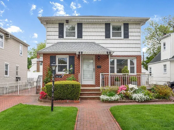 78-27 268th St, Glen Oaks, NY 11004