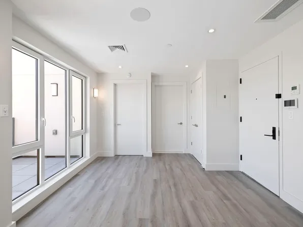 2605 Snyder Avenue image 6 of 31