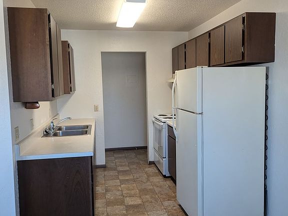 5th image of 415 E Luverne St APT 8