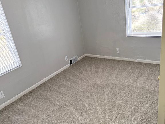 4th image of 10300 Orangelawn St #3