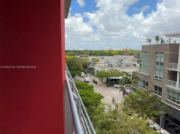 90 NE 32nd St, Miami, FL
