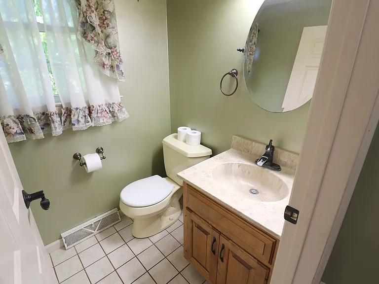 2130 W Main St — Photo 18