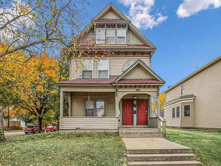 1402 Thomas Ave W #LOWER — Photo 1