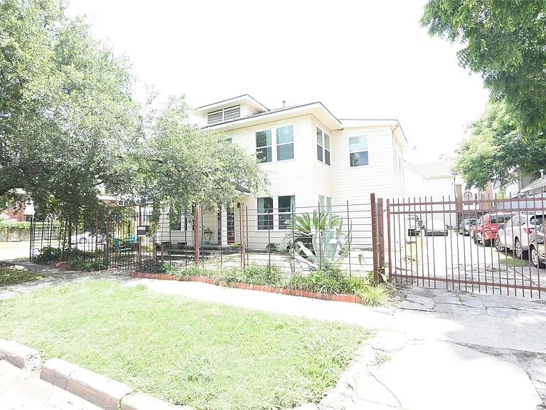 2603 Stanford St #1 — Photo 1