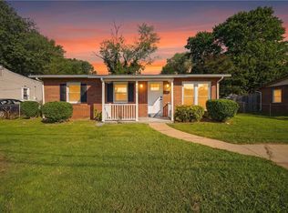 121 Phillips Ln, Newport News, VA 23602