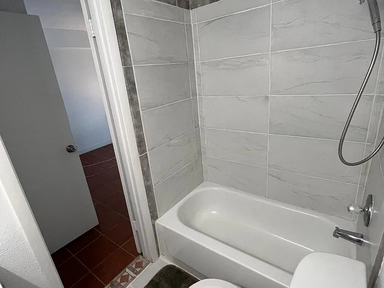4914 W Gandy Blvd #F103 — Photo 6