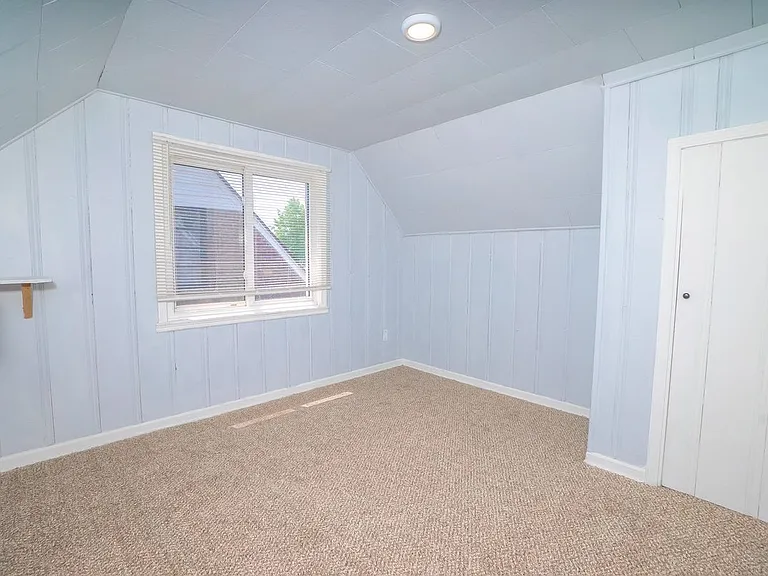 18488 Shields St — Photo 12