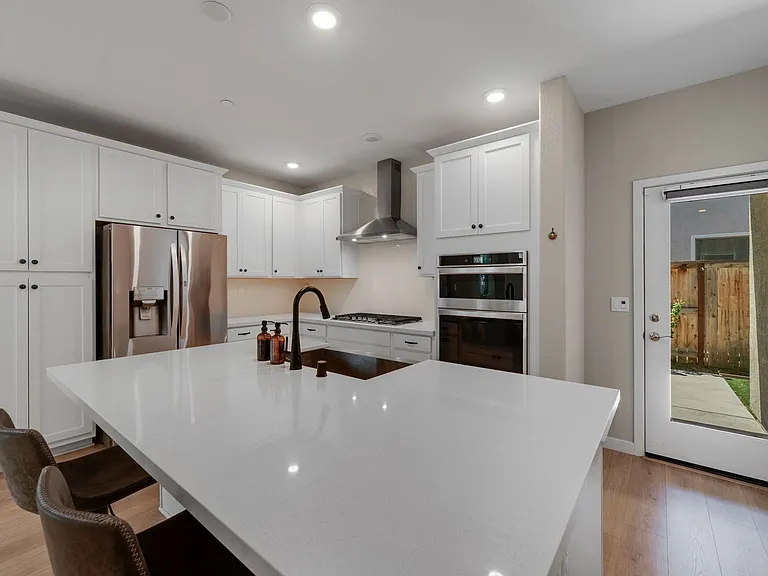 3012 Endsley Ave — Photo 2