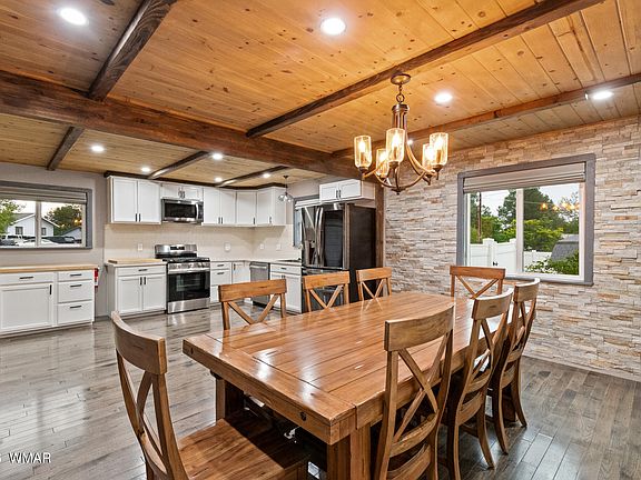 4th image of 1403 S Julia Ln