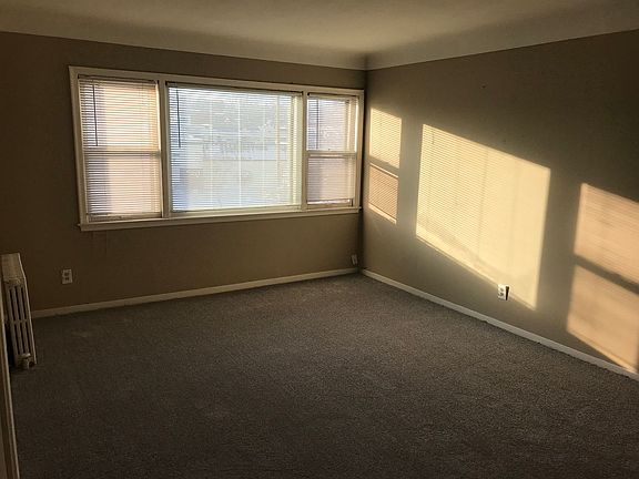 3rd image of 97 Orme St E APT 202