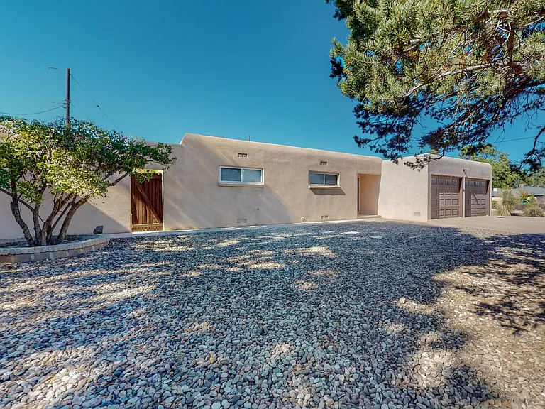 1621 Lafayette Dr NE — Photo 10