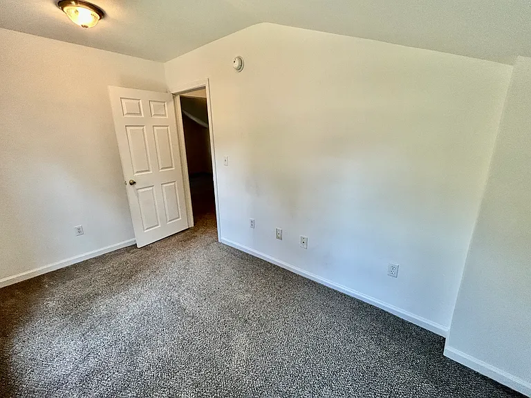 552 W 5th St #3 — Photo 10