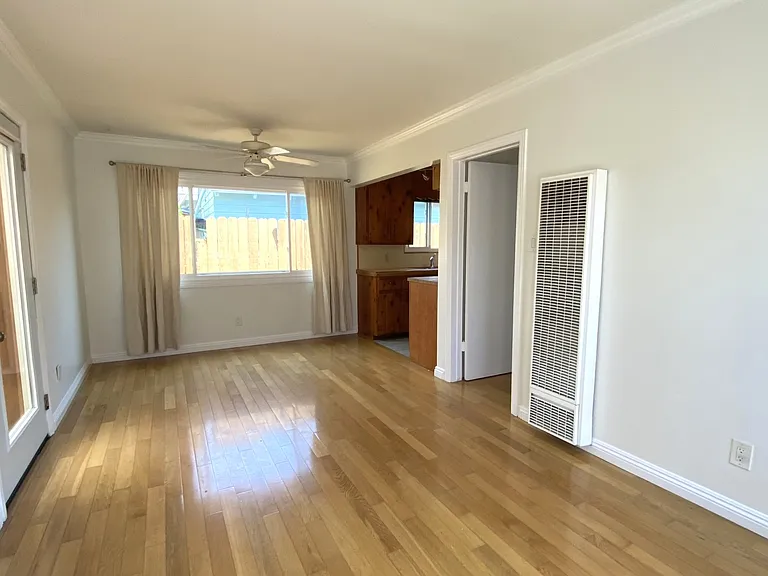 4645 Castelar St — Photo 3
