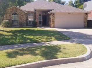 3519 Daisy Ln, Grand Prairie, TX 75052