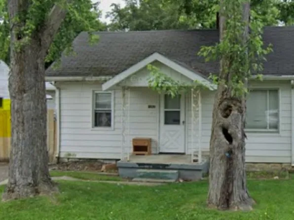 1082 Dowagiac Ave, Mount Morris, MI 48458