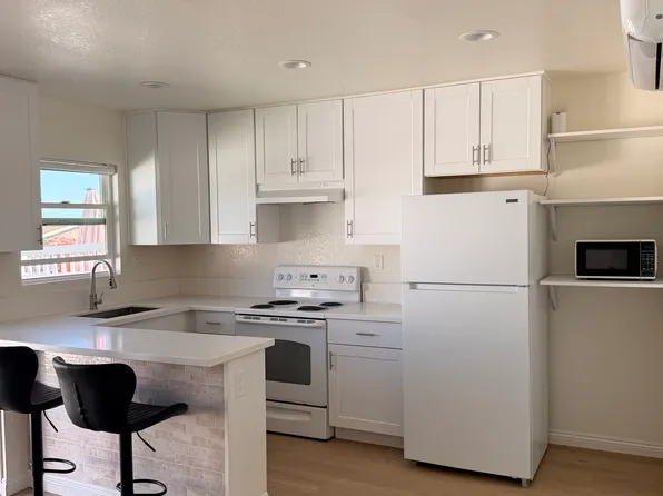 932 Bollenbacher St, San Diego, CA 92114