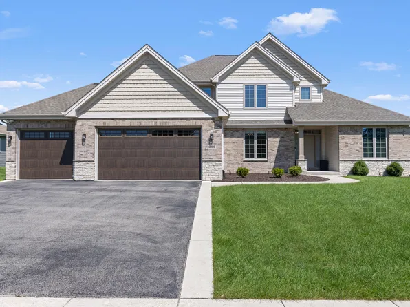 296 Club House Dr, Cherry Valley, IL 61016