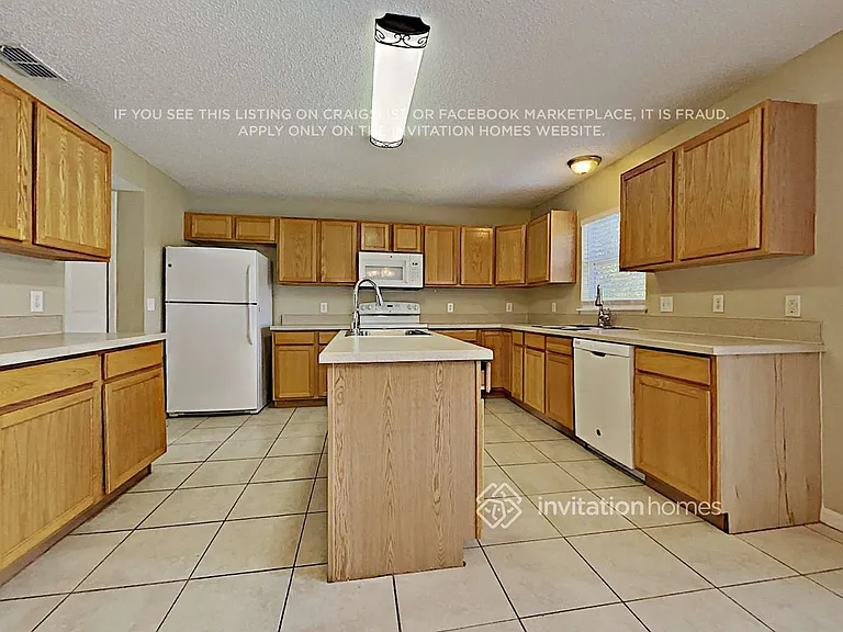 1225 Howland Blvd — Photo 7
