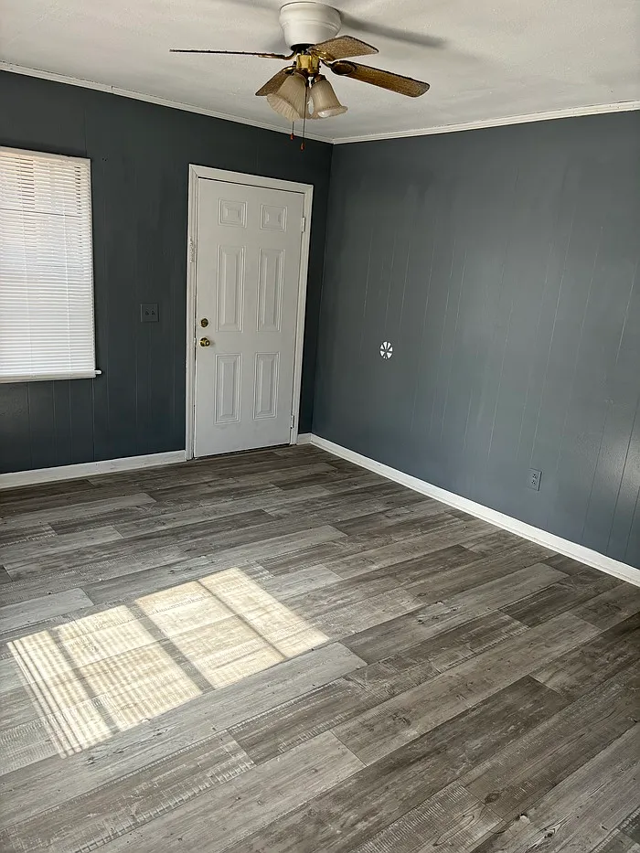 3 bed, 1.0 bath, 962 sqft, $975 — Photo 3