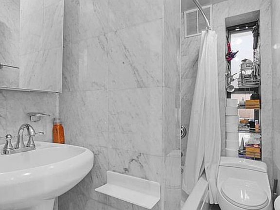 4th image of 55 Barrow St APT 17