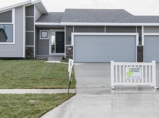 417 Chayse St SW, Bondurant, IA 50035