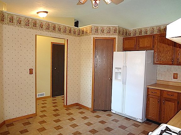 3rd image of 5886 Sequoia Ct