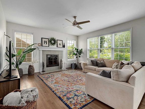 5th image of 1107 Hickory Dr
