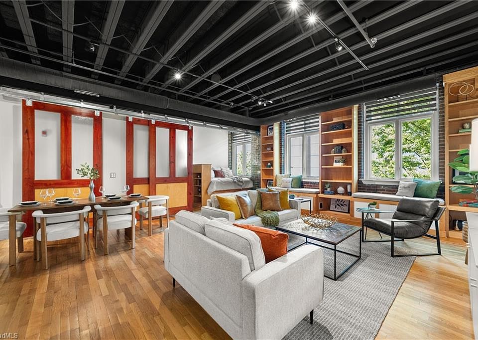 1st image of 1 W 5th St Suite 204
