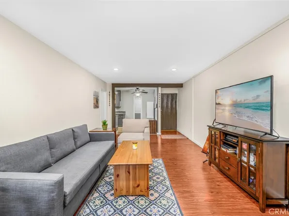 1000 W Macarthur Blvd APT 42, Santa Ana, CA 92707