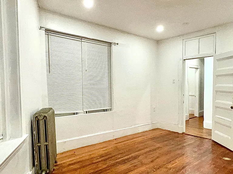 4 Centre St #1 — Photo 9