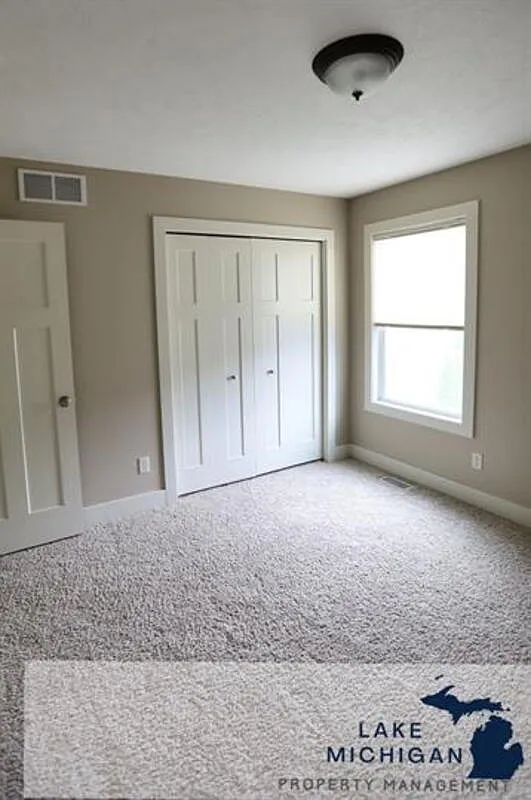 5 bed, 4.0 bath, 3104 sqft, $3,495 — Photo 4