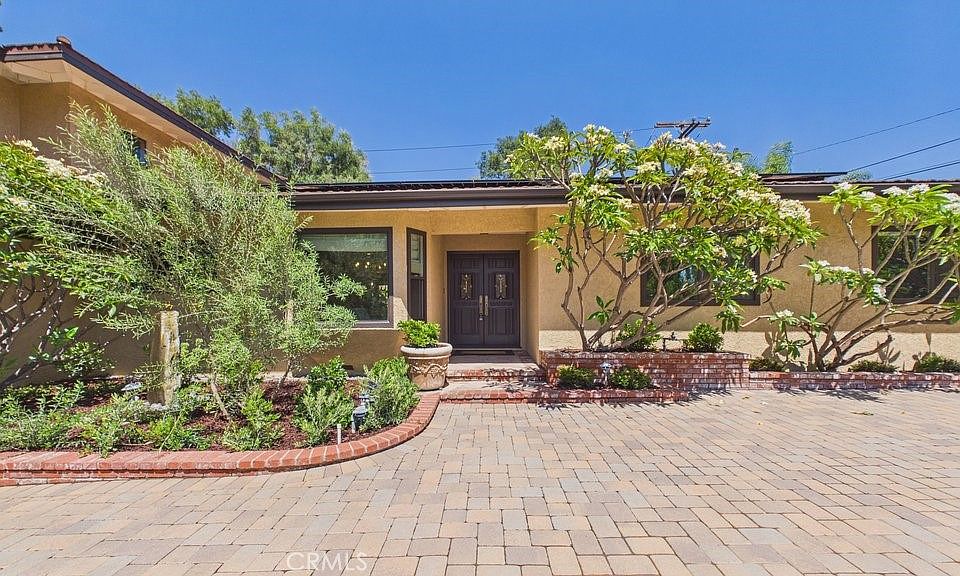 1st image of 340 Toyon Rd