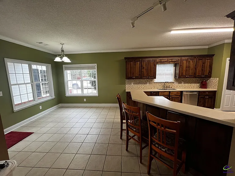 104 Jennifer Ln — Photo 6