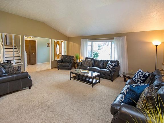 4th image of 29328 Josephine Dr