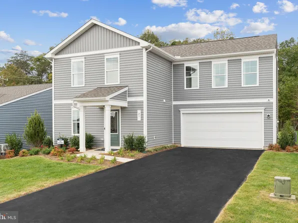 11 Dove Rd, Charles Town, WV 25414
